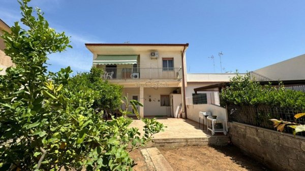 casa indipendente in vendita a Modica in zona Marina di Modica