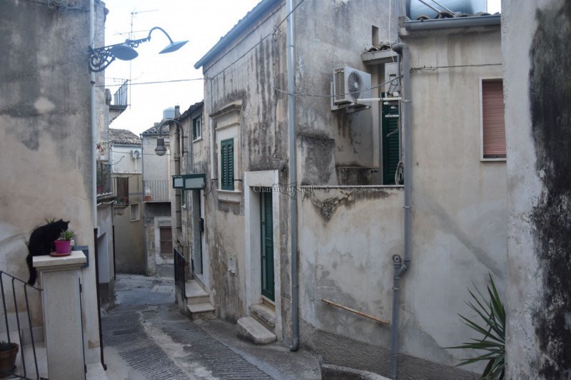 casa indipendente in vendita a Modica in zona Modica Bassa