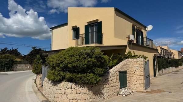 casa indipendente in vendita a Modica in zona Marina di Modica
