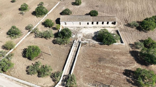 casa indipendente in vendita a Modica