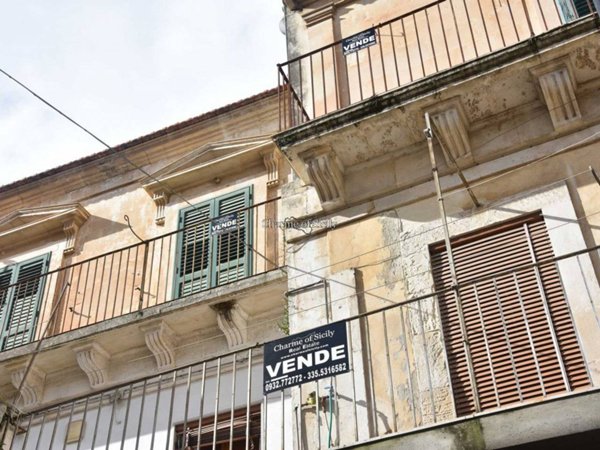 casa indipendente in vendita a Modica in zona Modica Bassa