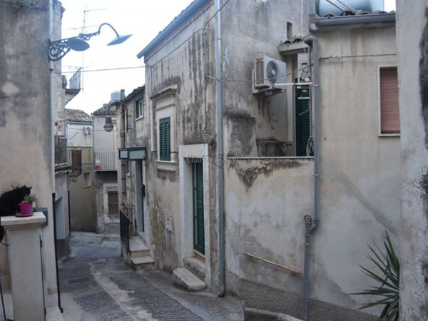 casa indipendente in vendita a Modica in zona Modica Bassa