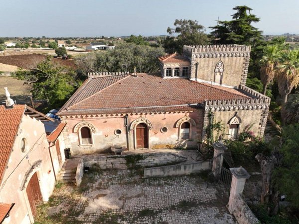 casa indipendente in vendita a Modica