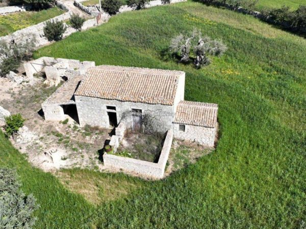 casa indipendente in vendita a Modica in zona Frigintini