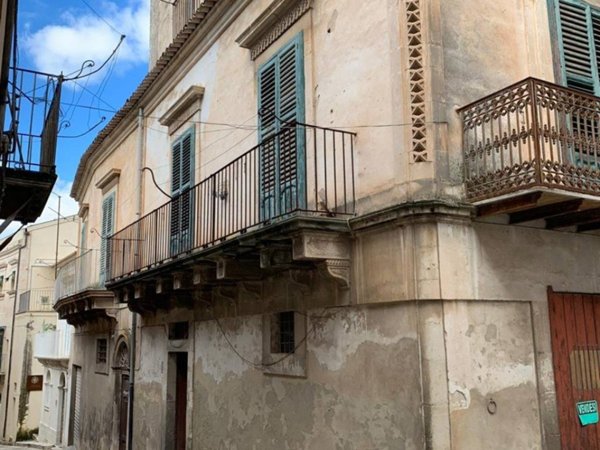 casa indipendente in vendita a Modica in zona Modica Bassa