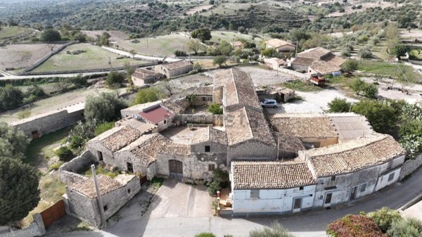 casale in vendita a Modica in zona Frigintini