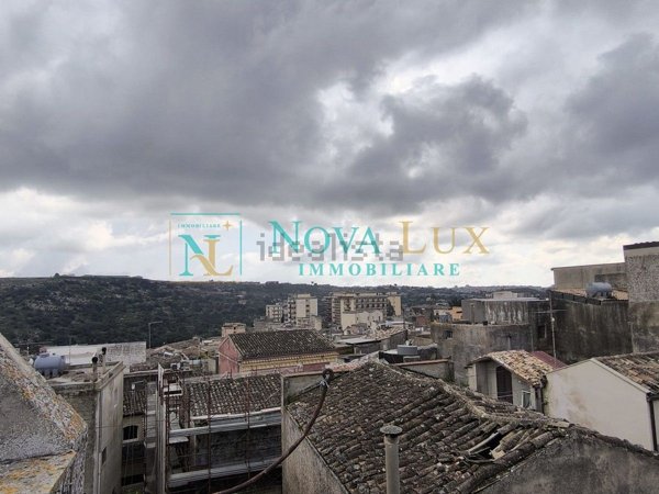 casa indipendente in vendita a Modica in zona Modica Alta