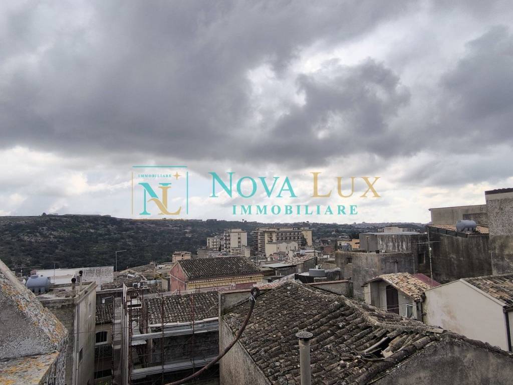 casa indipendente in vendita a Modica in zona Modica Alta