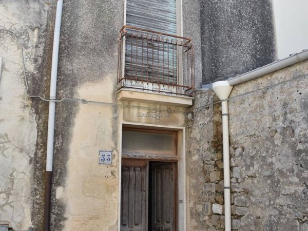casa indipendente in vendita a Modica in zona Modica Alta