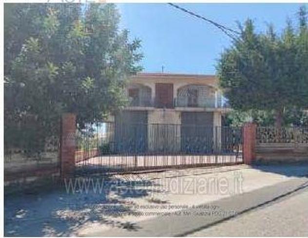 casa indipendente in vendita a Modica