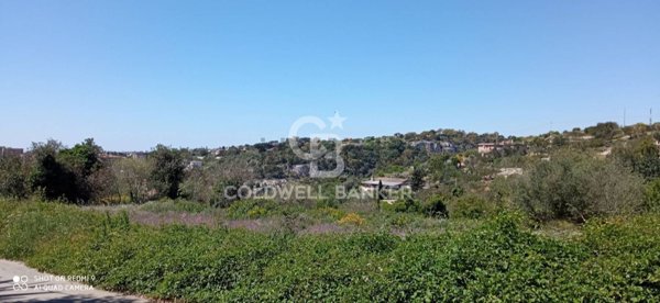 casa indipendente in vendita a Modica
