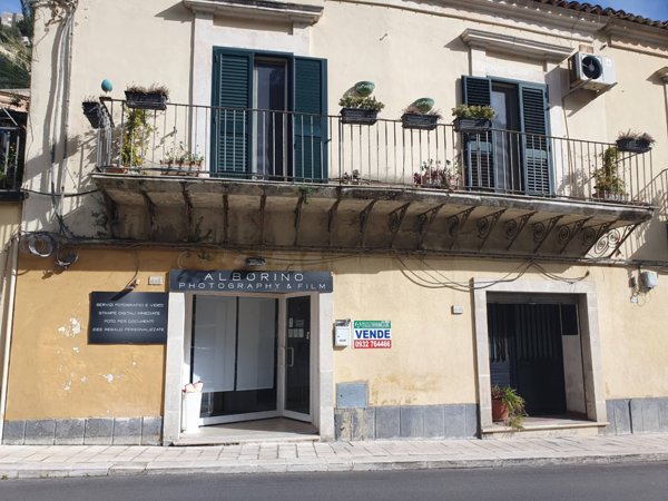 locale commerciale in vendita a Modica in zona Modica Bassa