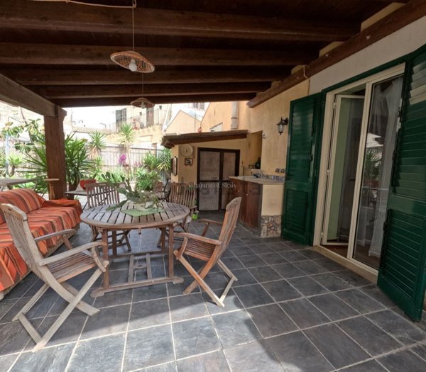 casa indipendente in vendita a Modica