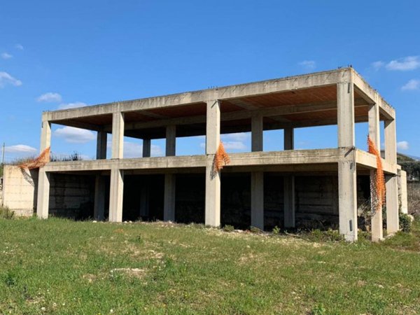casa indipendente in vendita a Modica