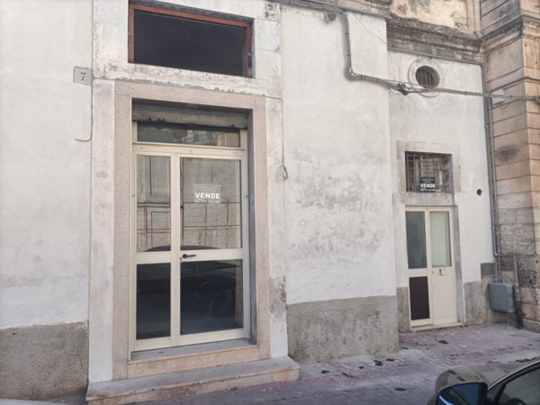 negozio in vendita a Modica in zona Modica Alta