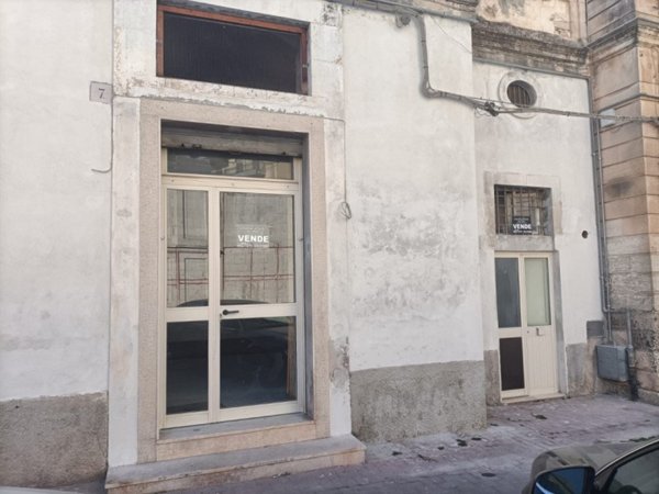negozio in vendita a Modica in zona Modica Alta