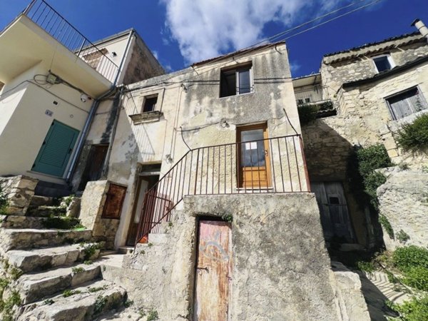 casa indipendente in vendita a Modica in zona Modica Alta
