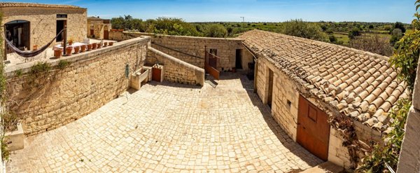 casa indipendente in vendita a Modica in zona Frigintini