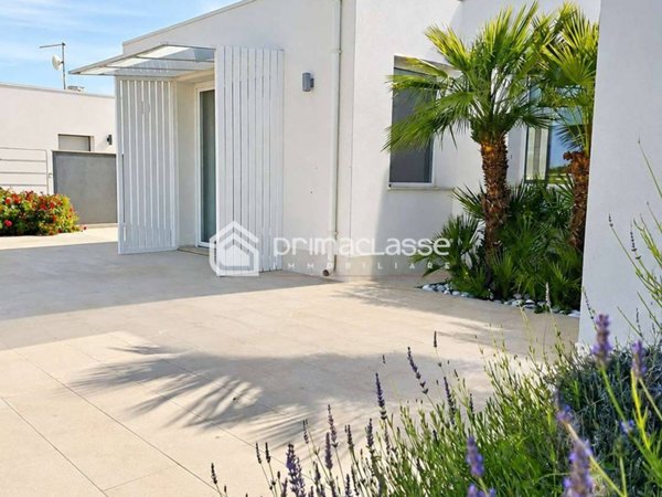 casa indipendente in vendita a Modica