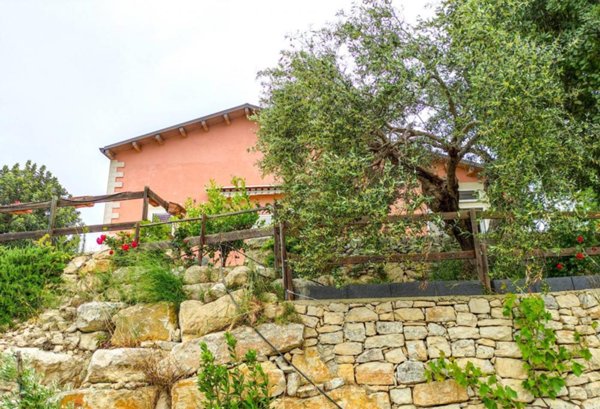 casa indipendente in vendita a Modica