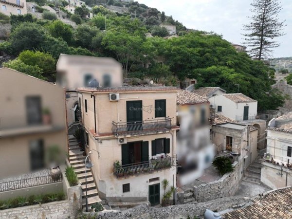 casa indipendente in vendita a Modica in zona Modica Bassa