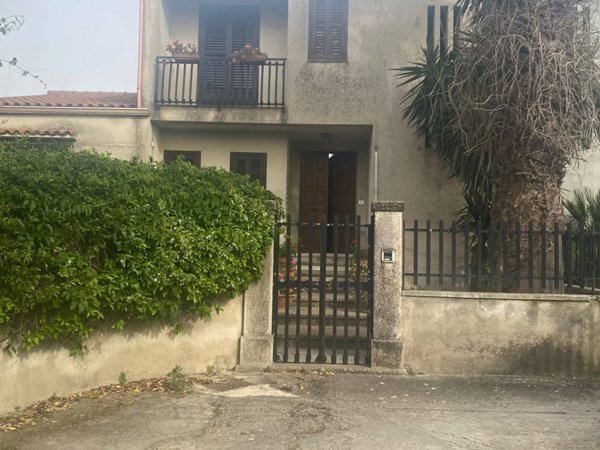 casa indipendente in vendita a Modica