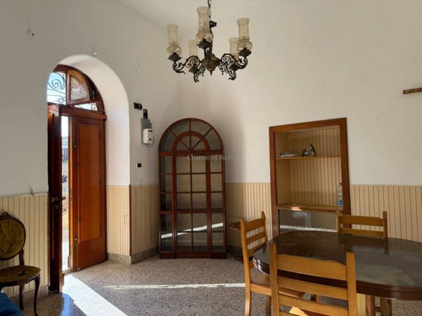 casa indipendente in vendita a Modica in zona Modica Bassa