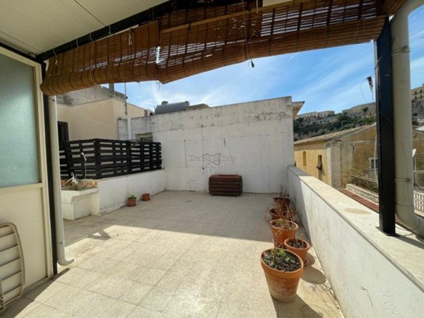 casa indipendente in vendita a Modica in zona Modica Bassa