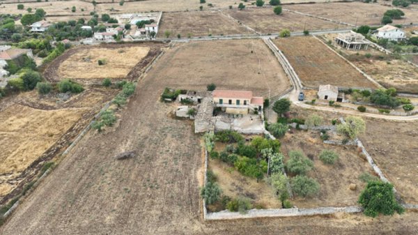casa indipendente in vendita a Modica