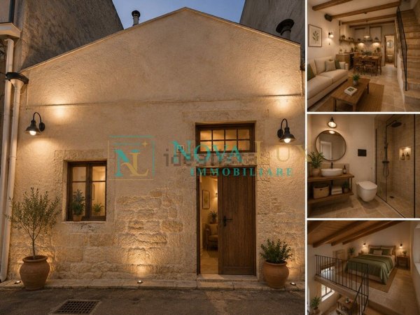casa indipendente in vendita a Modica in zona Modica Alta