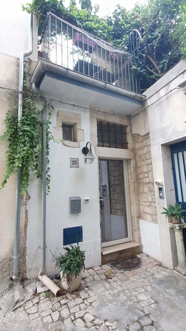 casa indipendente in vendita a Modica in zona Modica Bassa