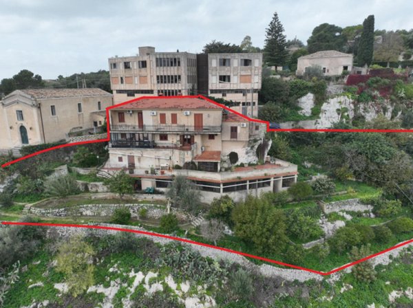 casa indipendente in vendita a Modica