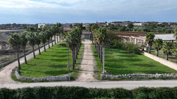 casa indipendente in vendita a Modica