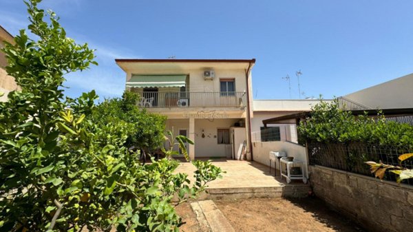 casa indipendente in vendita a Modica in zona Marina di Modica