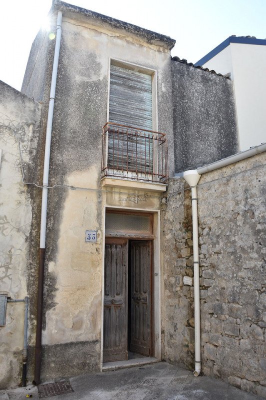 casa indipendente in vendita a Modica in zona Sacro Cuore