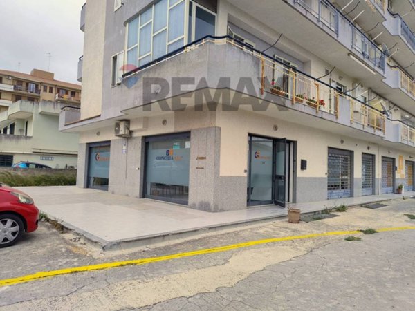 negozio in vendita a Modica in zona Sacro Cuore