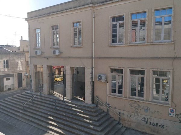 casa indipendente in vendita a Modica in zona Modica Alta