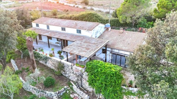 casa indipendente in vendita a Modica