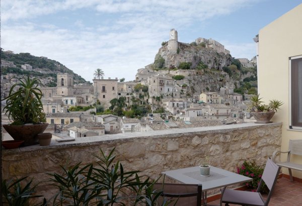 casa indipendente in vendita a Modica