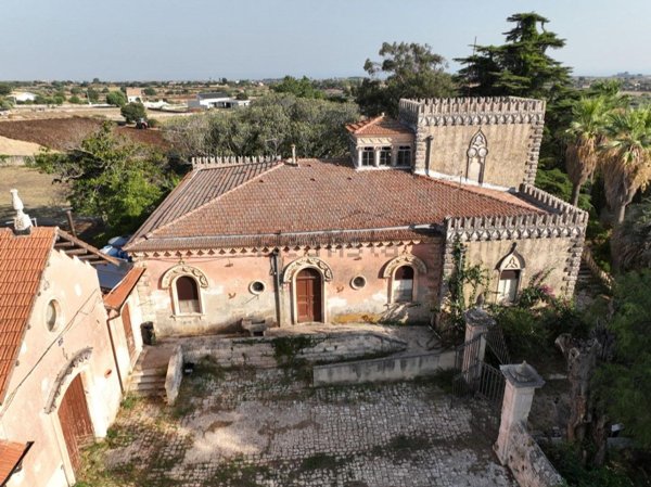 casa indipendente in vendita a Modica