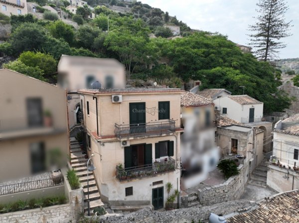casa indipendente in vendita a Modica in zona Modica Bassa