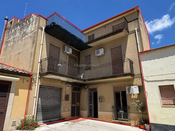 casa indipendente in vendita a Modica in zona Modica Alta