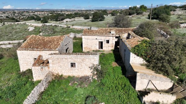 casa indipendente in vendita a Modica in zona Sacro Cuore