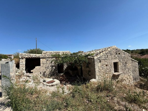 casa indipendente in vendita a Modica in zona Frigintini