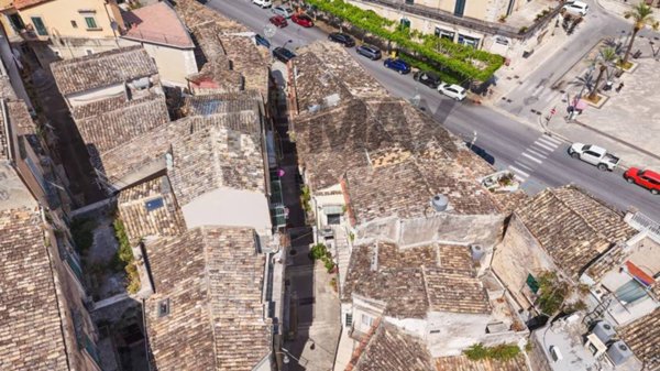 casa indipendente in vendita a Modica in zona Modica Bassa