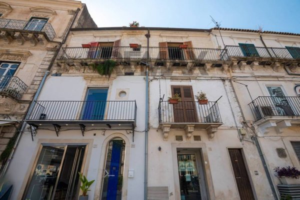 casa indipendente in vendita a Modica in zona Modica Bassa