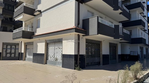 locale commerciale in vendita a Modica in zona Sacro Cuore