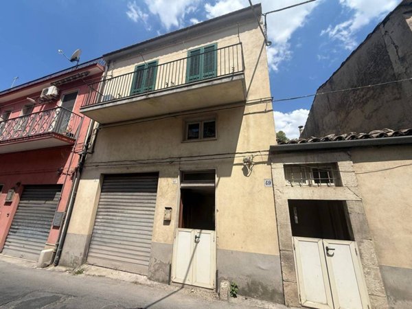casa indipendente in vendita a Modica in zona Modica Bassa