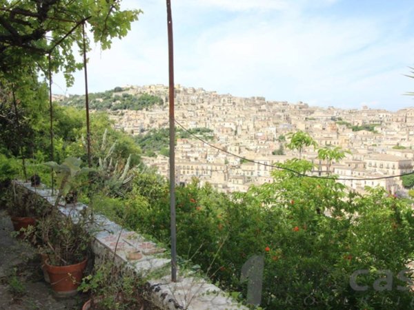 casa indipendente in vendita a Modica in zona Modica Bassa