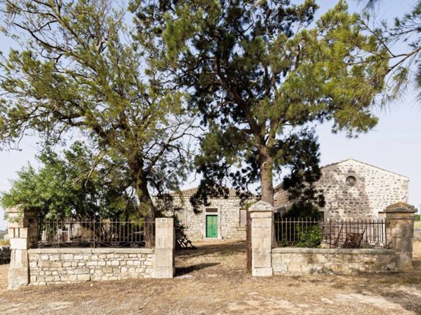 casa indipendente in vendita a Modica